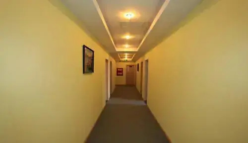 Super 8 Hotel Xichang Hangtian