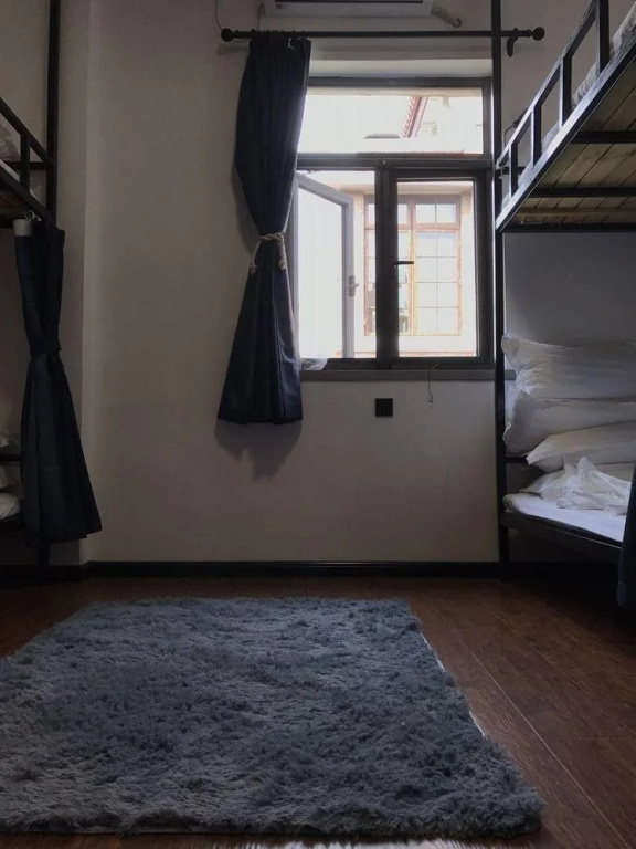 Zeako Youth Hostel