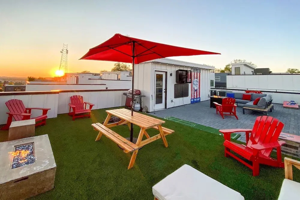 New Listing! Luxe New-build W/ Rooftop Lounge 3 Bedroom Townhouse