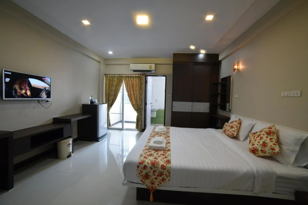 Gold Airport Suites