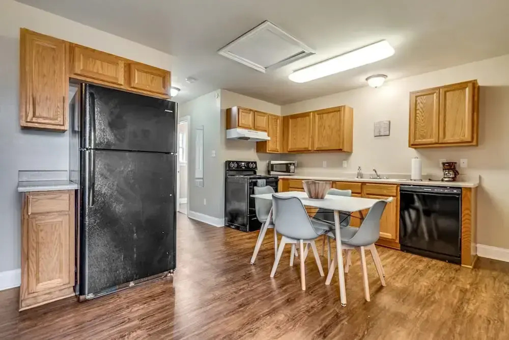 Lasalle 1b/2b · Centrally Located Gated Units Great for Groups!