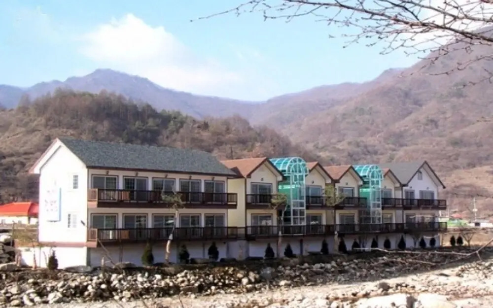 Jecheon (Worak Pensionville) Manet House