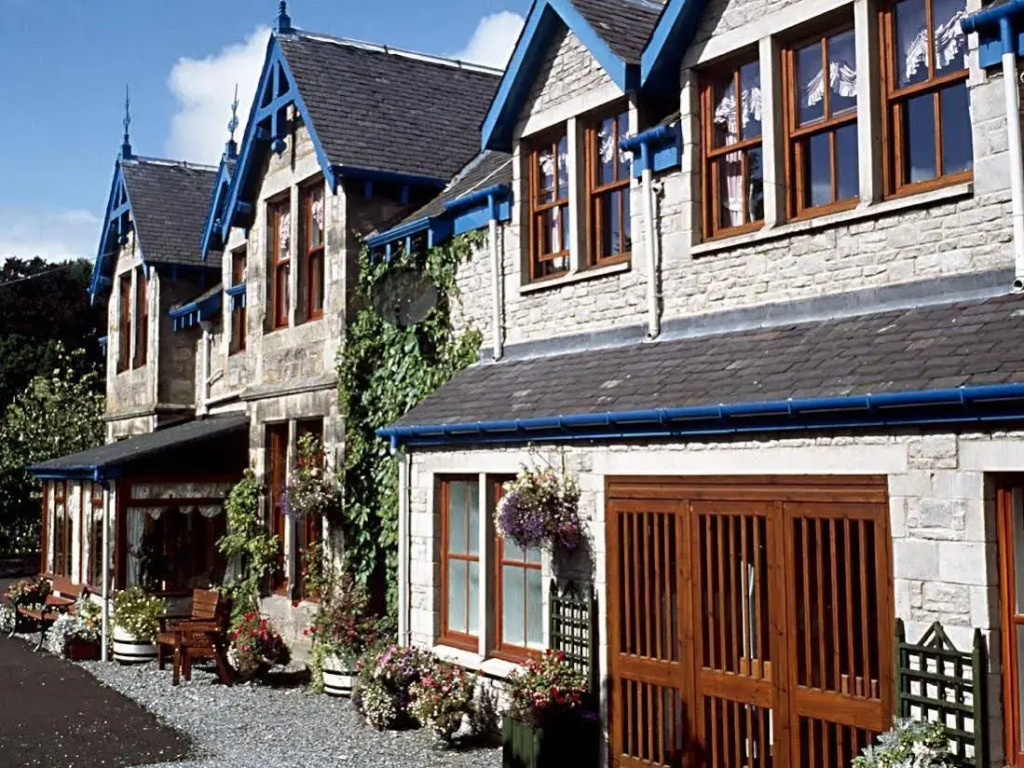 Rosemount Hotel