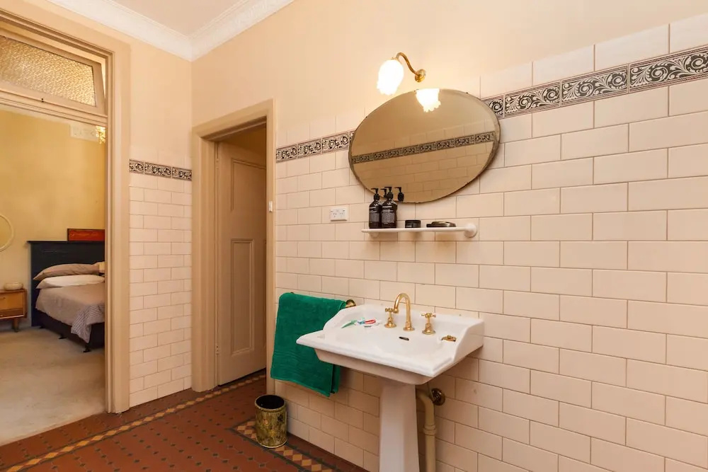 MADELINE, 1BDR Fitzroy Apartment