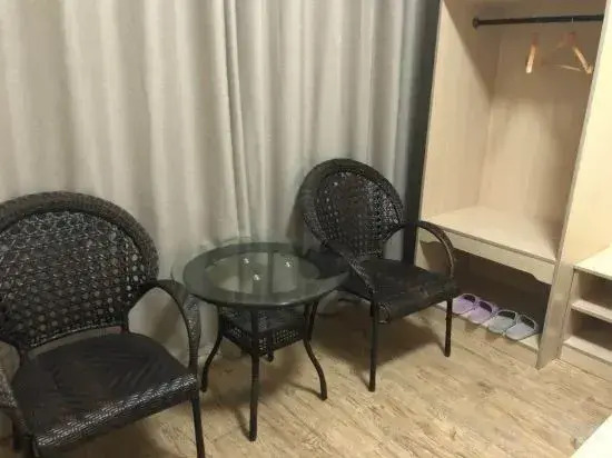 Hong'an Red Light Hostel