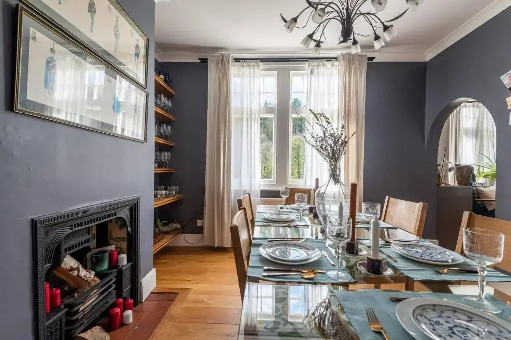 Beautiful 4-bed House in Monmouth