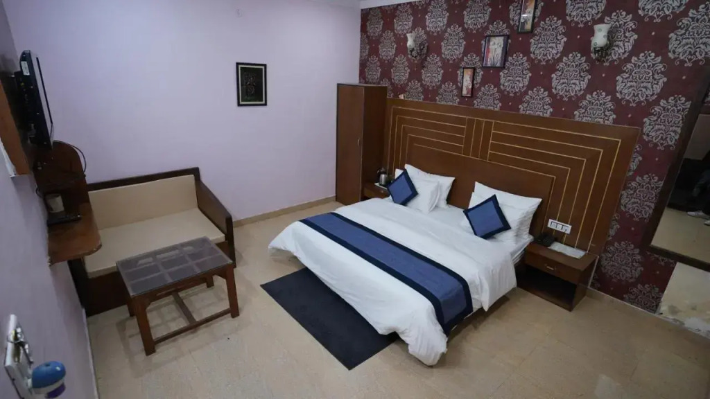 HR DUKES DEN RESORT