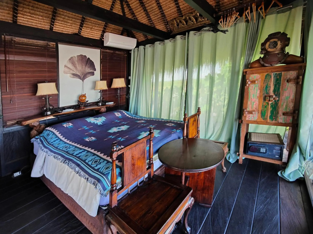 Beachfront Villa Nixie and the Sea Tabanan