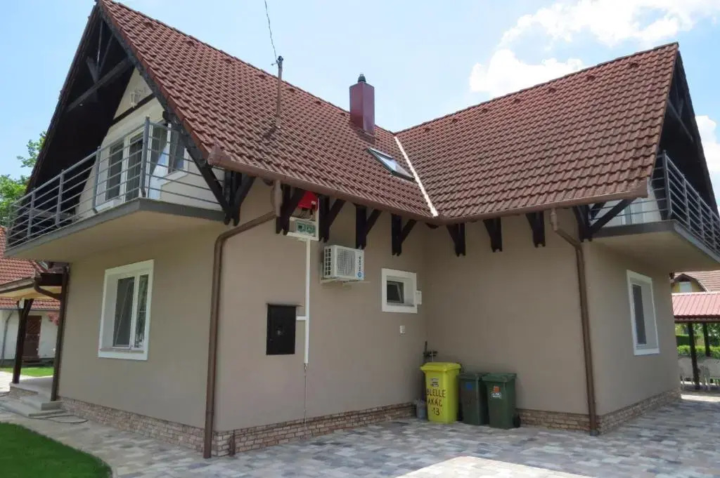 32 fös apartman