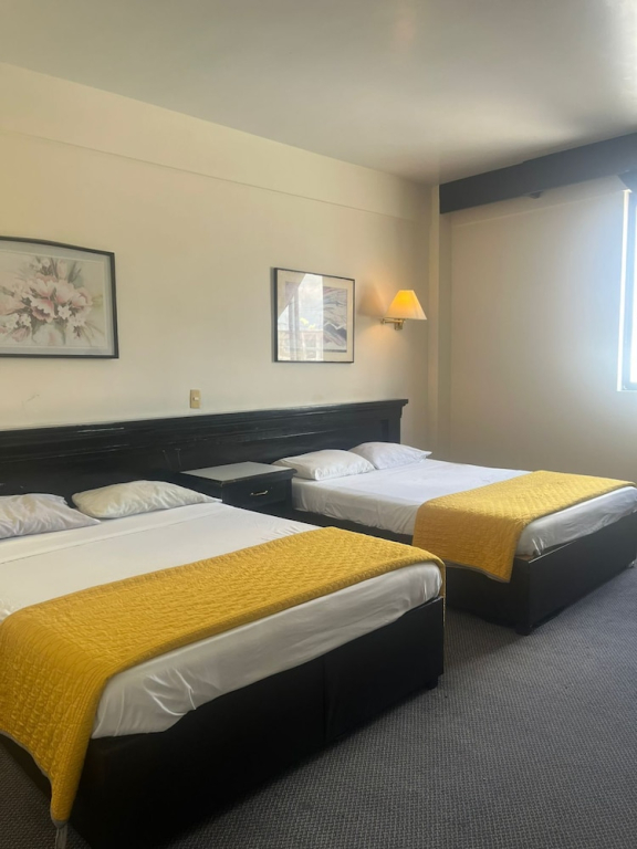 Hotel Plaza California