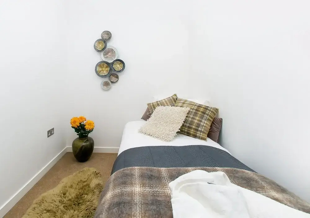 Select Serviced Accommodation - Summit House