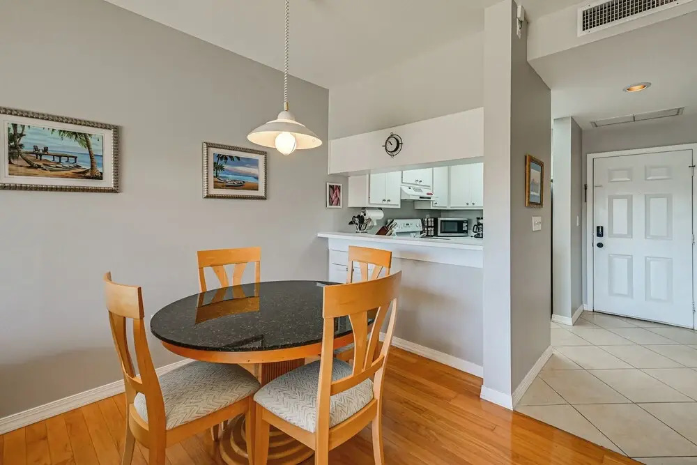Family Condo w/ Pool! 3 Mi to Naples Beach
