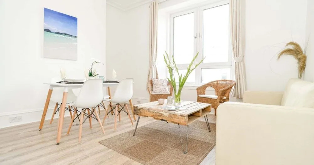 Modern Central Apartment