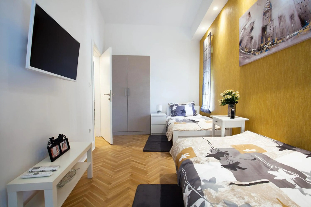 Apartment Passage