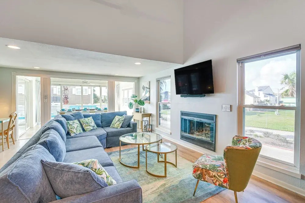 Walk to Pirates Beach - Luxe Galveston Home