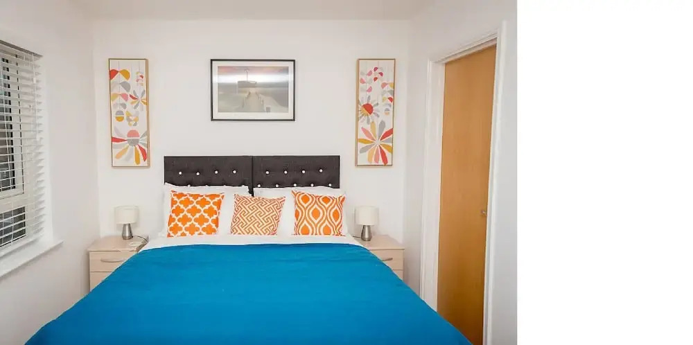 Walking Distance to Town With Free Parking