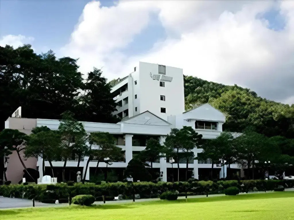 Lake Hills Songnisan Hotel