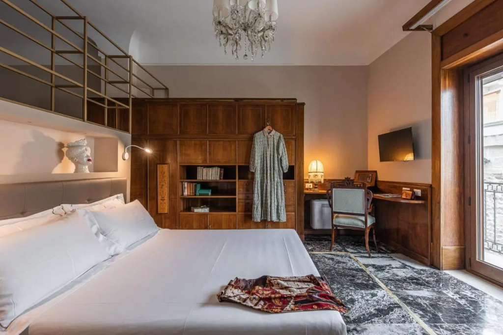 Palazzo Savino Southern Italian Lifestyle - Epoca Collection