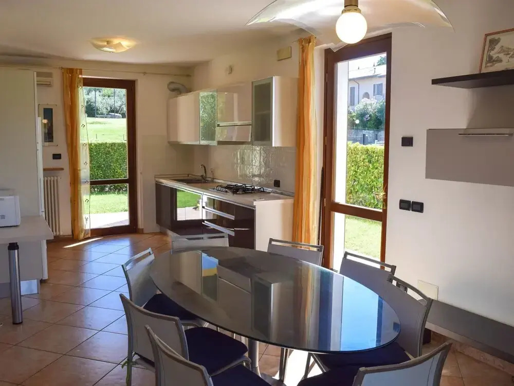 Great and Colourful Apartment Near Bardolino