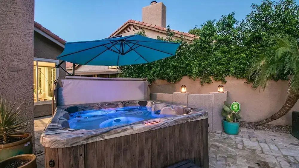 Luxe Scottsdale Home W/pool, Spa, & Tesla Charger