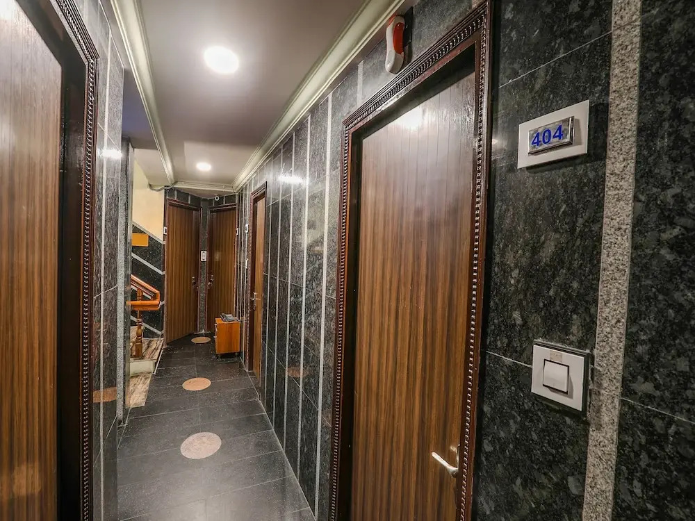 Hotel O Hanuman Pet Near Railway Station