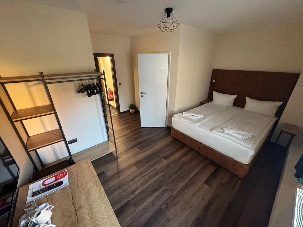 Hotel Capitol Zentrum - 24h