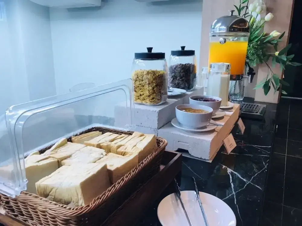 Mayflower Grande Suite Hotel