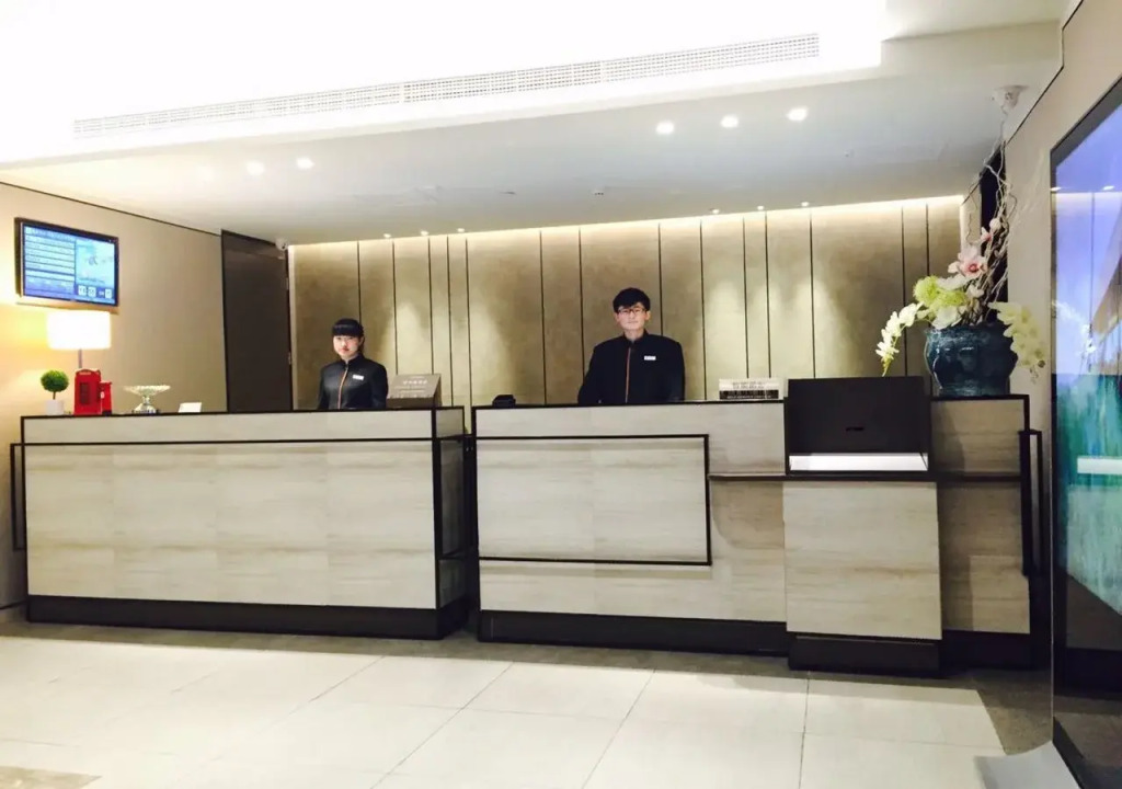 如家精选酒店(青岛八大关太平角公园地铁站店)