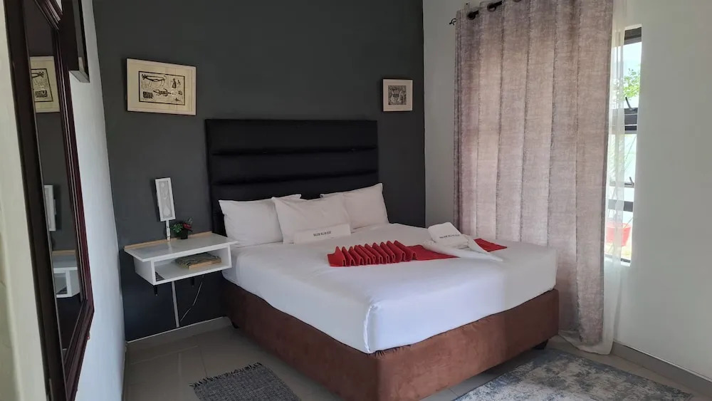Shalakwe Hills-Inn Guesthouse Kasane