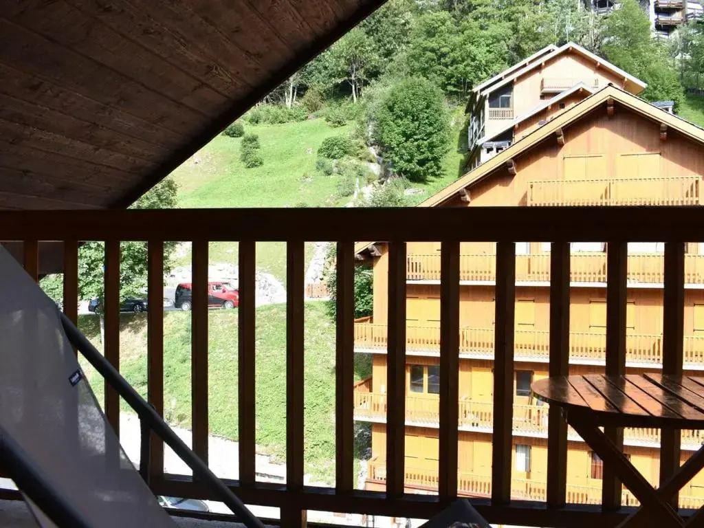Appartement Méribel, 1 pièce, 4 personnes - FR-1-180-15