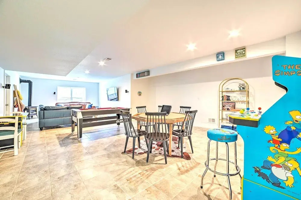 Game Room & On-site Snow Trails! Bellaire Retreat