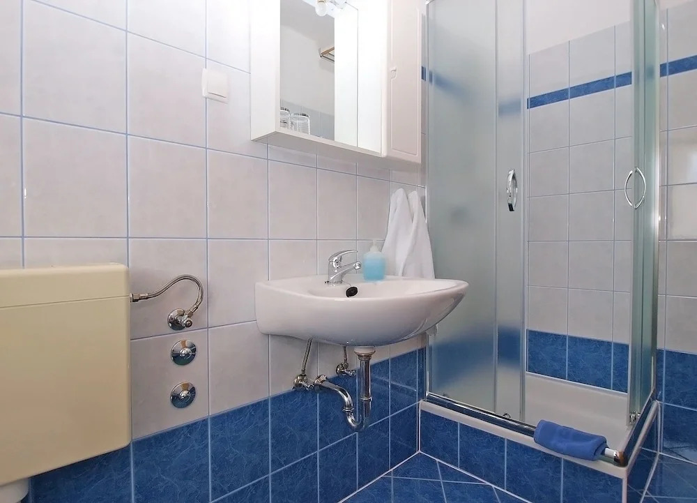 Rooms Ivica 1452