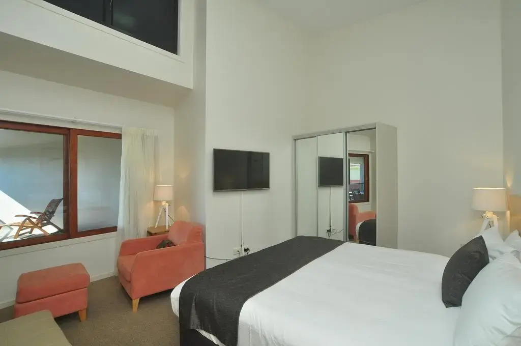 Lennox Holiday Apartments