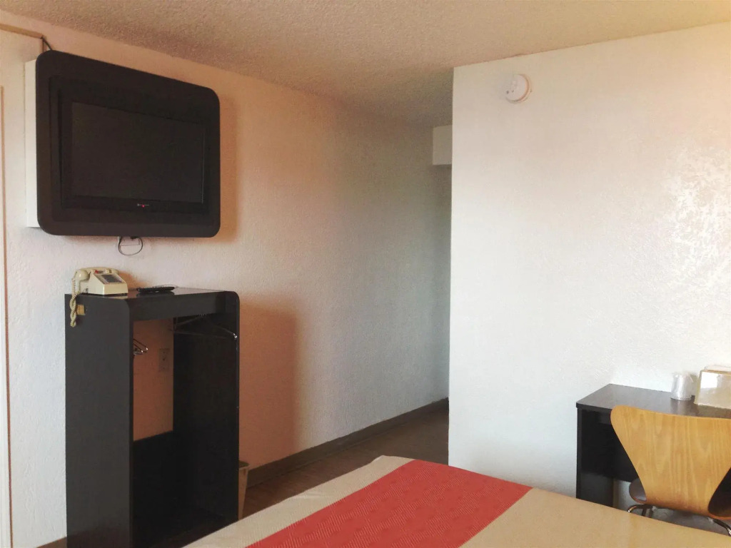 Economy Hotel Plus