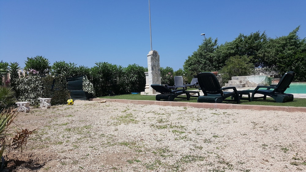 Residence With Pool, Near the Beach and Coastal Town of La Ciacca