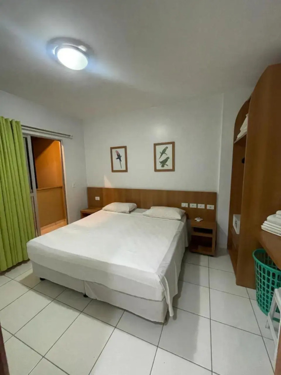 Flat Golden Dolphin Grand Hotel - Quarto e Sala Com Roupa de Cama e Banho - Piscinas 24h