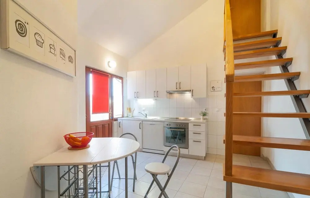 Nice Home in Pucisca With 2 Bedrooms and Wifi
