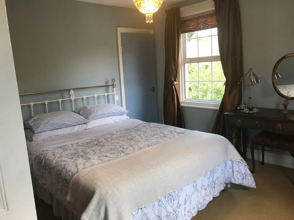 Holly House