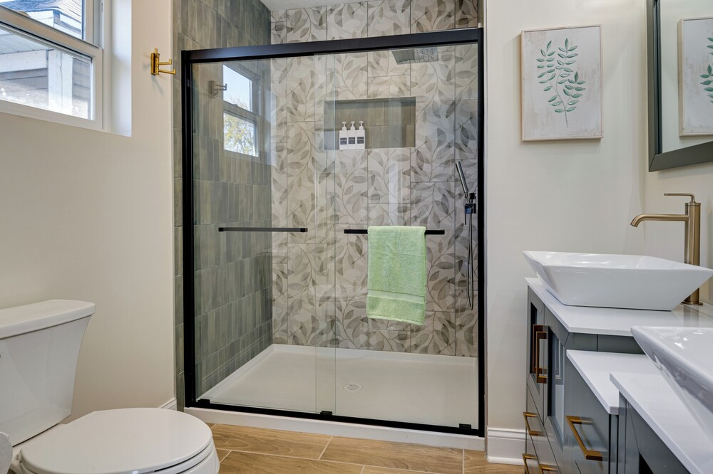 3 Mi to Dtwn: Dual-unit Home in Indianapolis!