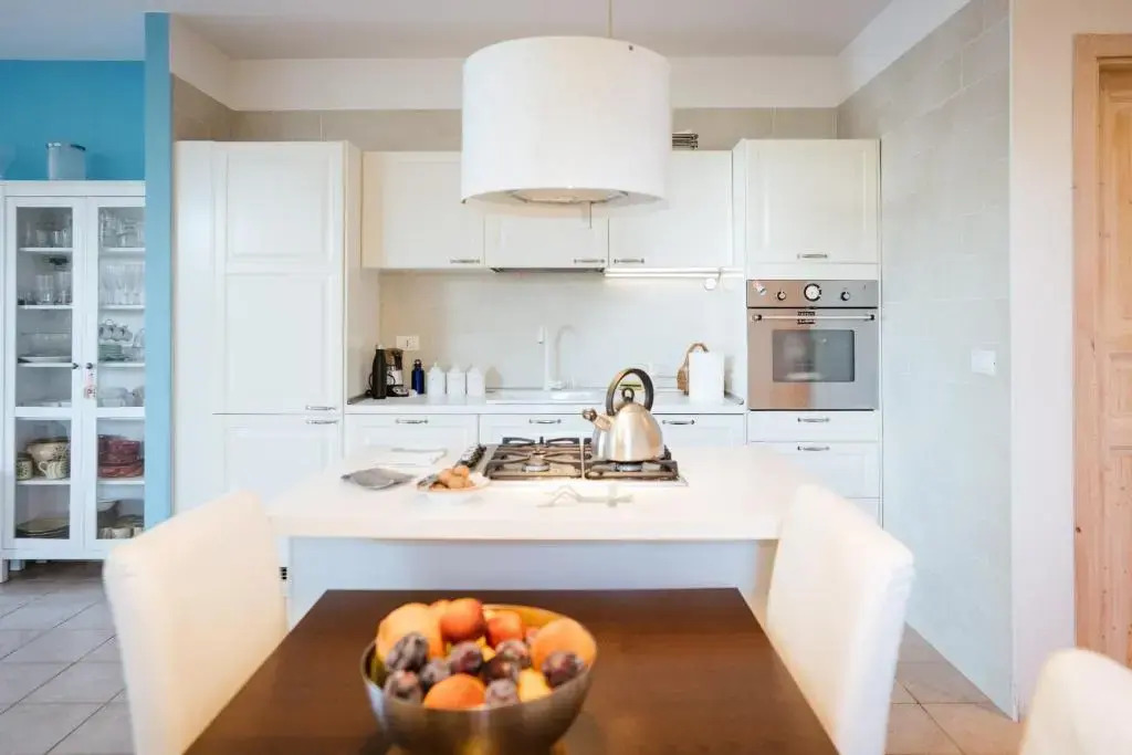 Prestigiosa villa con piscina condominiale
