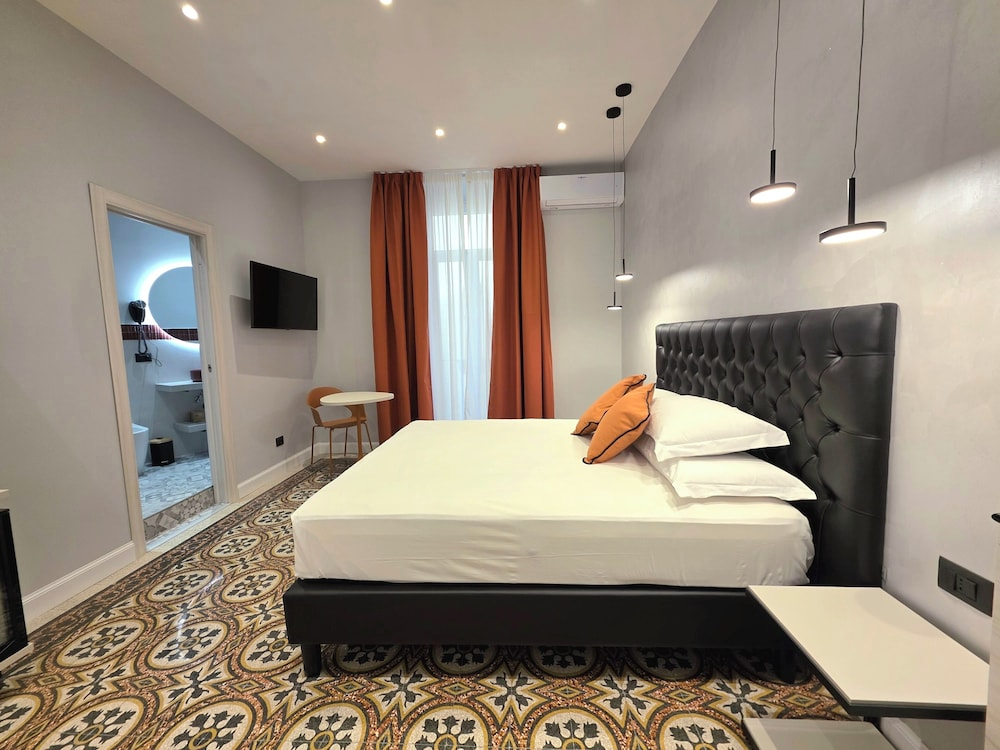 Victoria Suites