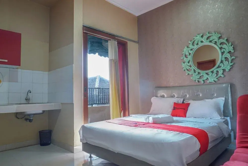 RedDoorz near Kemang Square