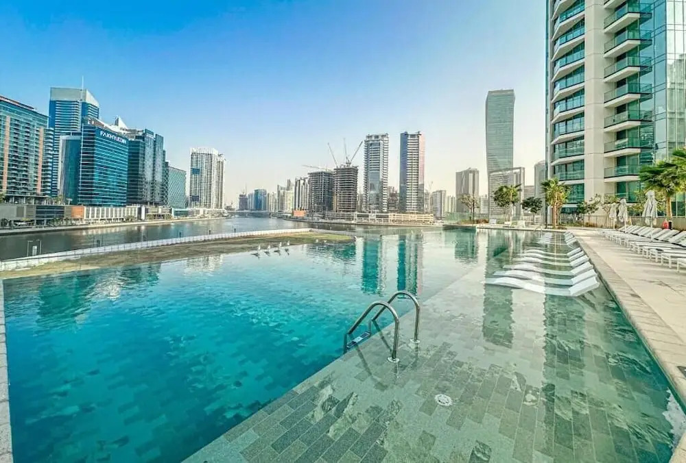 Luxury 1 BR with Stunning Water Views