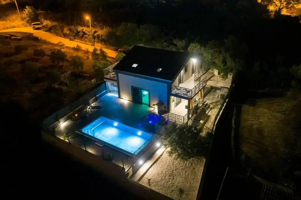Luxury villa Stocia Split with swimming pool, sauna and jacuzzi in a peaceful location in Split