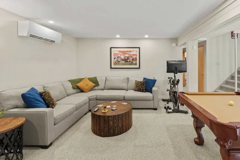 Waterside Haven by Avantstay Lakefront, Hot Tub, Game Room, Fire Pit