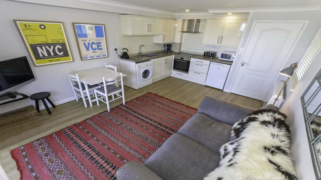 Clifton Court Apt 23 With Seaviews Heated Pool