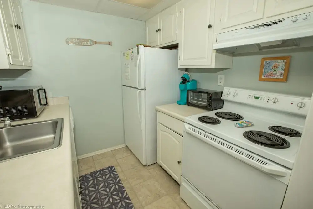 SPC 1034 is a Pet Friendly 1 BR with Free Beach Service for 2! by RedAwning