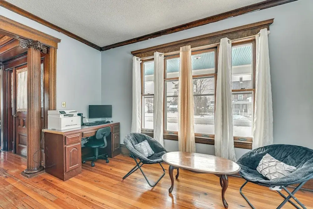 2 Mi to Dtwn Schenectady! Spacious Retreat