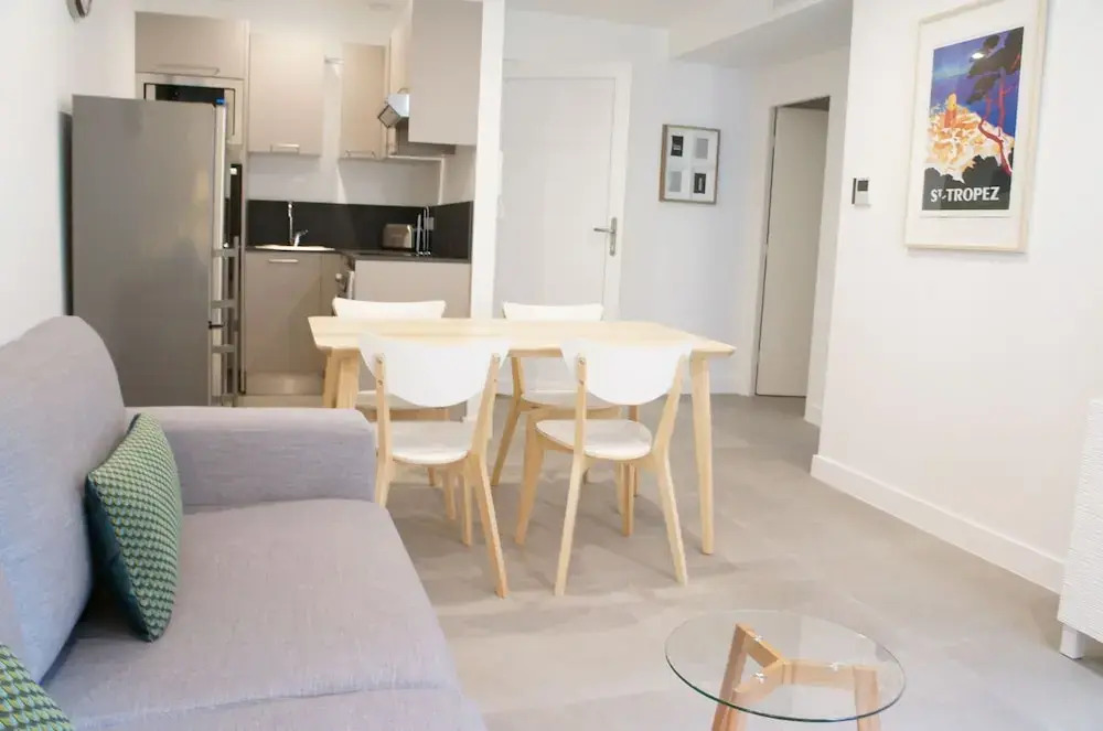 Republique 103 Apartment
