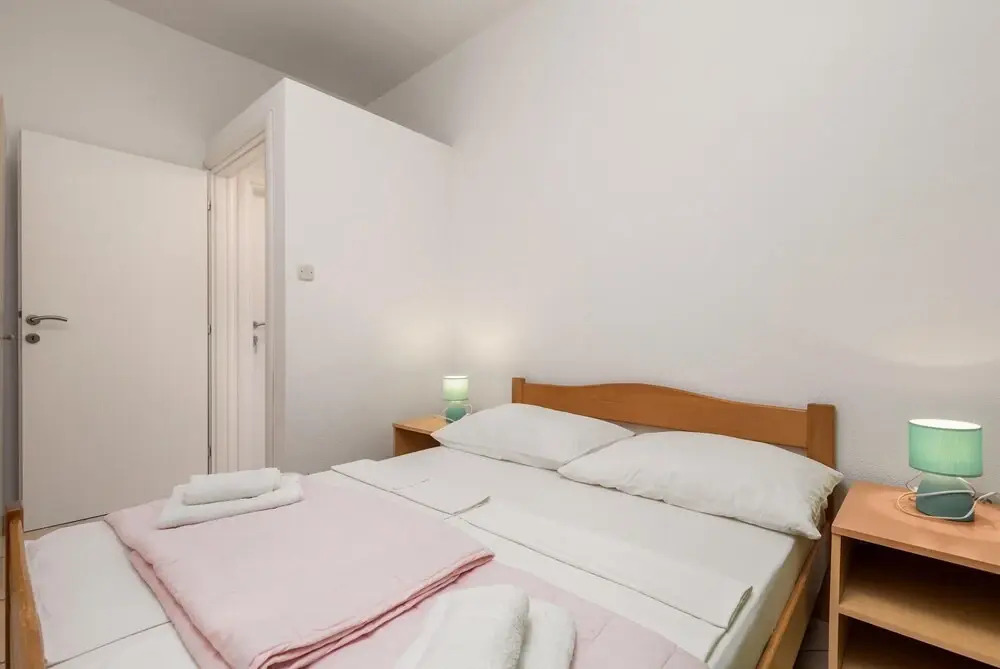 Beautiful Home in Lukovo Sugarje With Wifi and 2 Bedrooms